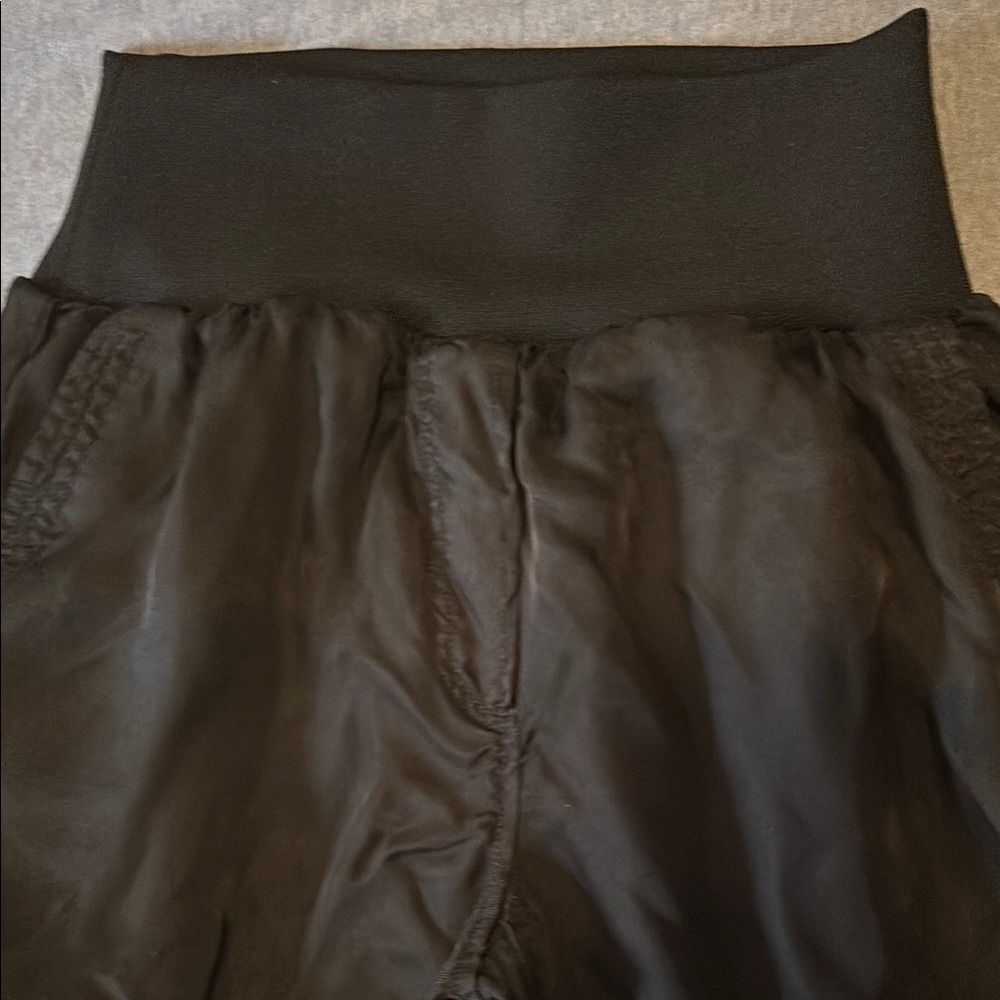Women's Black Cargo Pants - Picture 3 of 9